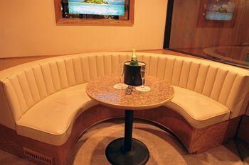 Sybaris Pool Suites Mequon 브라운디어 외부 사진
