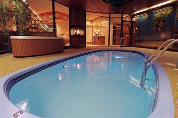 Sybaris Pool Suites Mequon 브라운디어 외부 사진