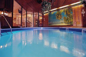 Sybaris Pool Suites Mequon 브라운디어 외부 사진