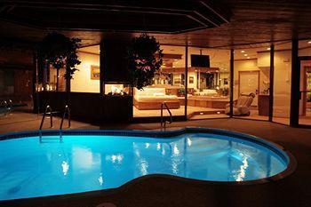 Sybaris Pool Suites Mequon 브라운디어 외부 사진