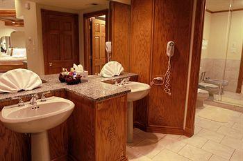 Sybaris Pool Suites Mequon 브라운디어 외부 사진